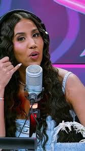 @orianafalla con un pie en Sin Filtro 👀 ¿Cuál silla te gustaría para ella?  , Dale al link en la biografía ☑️