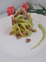 Caserecci crema di zucchine e speck. Tagliatelle Alla Crema Di Zucchine Speck E Noci Ricetta