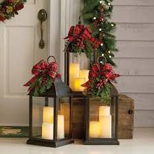 Beautiful And Totally Inspiring Christmas Porch Decoration Ideas That Can Help In Making Your Front Christmas Porch Decor Christmas Lanterns Christmas Home