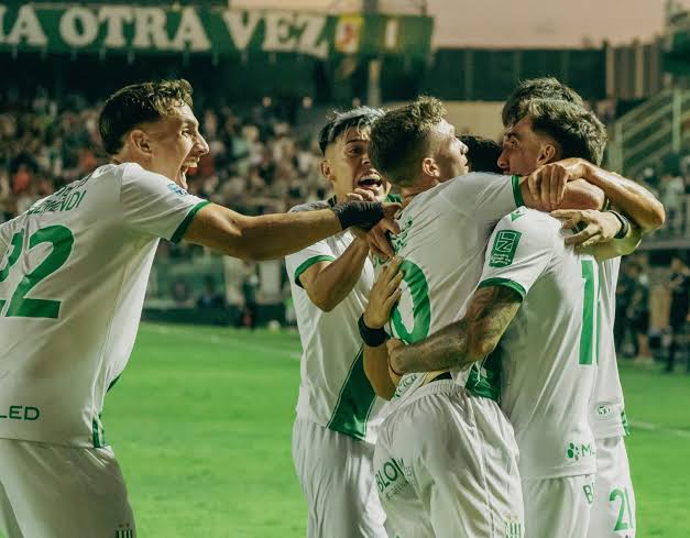 GAAAAAAAAAANOOOOOOOOOÓ BAAAAAANNNFIEEELDDD CARAAAAJOOOOOOO 💚🤍💚 #Banfield  2-1 Estudiantes (RC)
