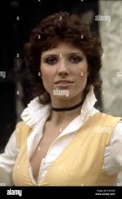 Suzanne Danielle's Instagram, Twitter & Facebook