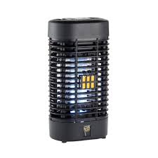 Black Flag 2000 Volt 1 2 Acre Bug Zapper Insect Killer Includes Black Flag Mosquito Octenol Lure Bz 20 The Home Depot