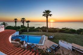 Casa Do Ocaso In Vale Do Lobo Algarve Casa Do Ocaso Is Situated In The Popular Resort Of Vale Do Lobo And Boasts An Excell Beach Mansion Holiday Villa Villa