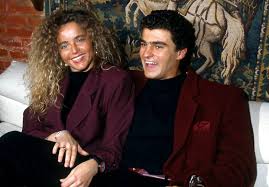 La coppia formata da martina colombari e alberto tomba è sempre piaciuta al pubblico e la ex miss italia torna a parlare dell'amore per il campione di sci in una intervista rilasciata nella trasmissione domenica live. Tomba La Bomba La Storia E La Carriera Di Alberto Dal Parallelo Di Natale A Olimpia Corriere It