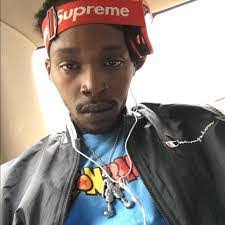 Renata Dunn's Instagram, Twitter & Facebook