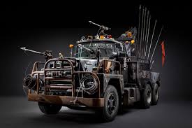 14a (14a) violence, not recommended for children . Die Fahrzeuge Aus Mad Max Fury Road Im Fotostudio