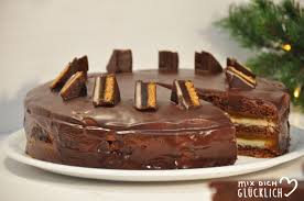 Anschließend den kuchen in 3x3 cm große würfel schneiden in die kuvertüre tauchen auf backpapier trocknen lassen. Dominostein Torte Der Hingucker Mix Dich Glucklich Thermomix Rezepte Fur Food Non Food Essen Kosmetik Putzmittel Etc