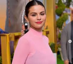 Selena gomez is feeling confident and proud, and is showing the world her kidney transplant scar updated 2056 gmt (0456 hkt) september 25, 2020. Selena Gomez Stalking Justin Bieber On Instagram Orissapost