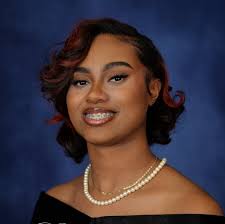 All books are open for Christmas minis 🎅 4 to choose from. Go book your  favorite 😍