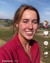 Caitlyn loane, a rising australian tiktok star who was known for sharing her life as a farmer, has suddenly died at age 19. 5o4jydiemnpemm
