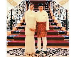 2478 hits gambar yang dipertuan agong kahwin miss moscow gambar perkahwinan sultan kelantan di russia tersebar berita terkini di malaysia yang mengatakan agong kahwin miss moscow 2015. 7 Celebrities Who Married Into Malaysian Royalty Coconuts Kl