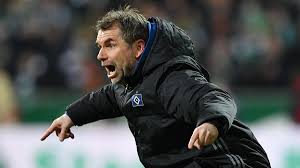 Spox blickt auf die trainer der. Hsv Trainer Hollerbach Vor Dem Aus U21 Coach Titz Soll Ubernehmen Eurosport