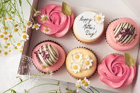 We deliver within 2 hrs in delhi ncr. 15 Stunning Mother S Day Cakes Mothers Day Cake Designs Flavours