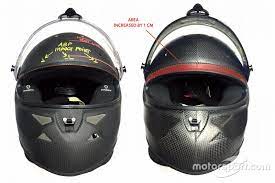 An image purporting to be of max verstappen and pierre gasly's helmets for the 2019 formula 1 season has emerged on social media, suggesting that the dutchman has opted for a radically new design for the upcoming campaign, with a white and red colour scheme hinting at close ties to red. Insight The Full Story Of Why Verstappen Switched F1 Helmets