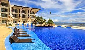 With luxe views across the ocean or ubud's lush jungle, these swimming pools are it. 10 Philippine Resorts With Beautiful Infinity Pools