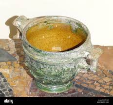 Yellow green glaze hi-res stock photography and images