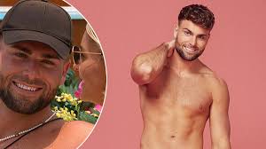 Love Island's Tom Clare: Height, Age, Ex-Girlfriend And Football Career  Revealed