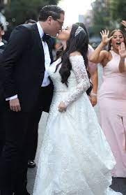 Pin By Ido Metoo On Pretty Dresses Long Sleeves Wedding Dresses Lace Pretty Dresses Nyc Wedding