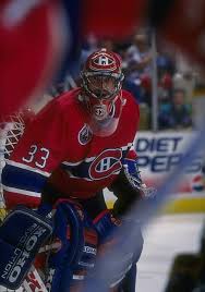Le 9 juin 1993, le canadien de montréal remporte la coupe stanley! Patrick Roy Apres La Coupe Stanley De 1986 Il A Poursuivi Ses Prouesses Devant La Cage Du Ch Pour Hockey Goalie Montreal Canadians Les Canadiens De Montreal
