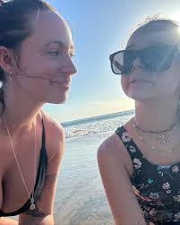 Samia Collins (@samia__collins) • Instagram photos and videos