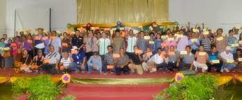 Bantuan musim tengkujuh (bmt) adalah bantuan kerajaan melalui lembaga getah malaysia (lgm) kepada pekebun kecil dan pengusaha getah yang tidak dapat dinafikan sejak bmt diwujudkan, ia serba sedikit dapat membantu pekebun kecil bagi menampung kehidupan seharian di musim. Yahya Serah Bantuan Musim Tengkujuh Kepada Pekebun Kecil Penoreh Getah Borneonews Net
