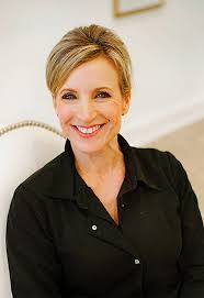 Sandra Spain's Instagram, Twitter & Facebook