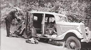 They were shot by a posse of four texas officers and two louisiana officers. What Happened To Bonnie And Clyde S Missing Gun In Which We Hear The Report Of A Gun And A Secret Is Revealed Arts The Austin Chronicle