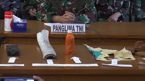 Indonesia's navy on saturday announced that debris from its missing kri nanggala 402 submarine had been found in the search area, with items including prayer rugs, a grease bottle for oiling the. Looy Wciuuk Um