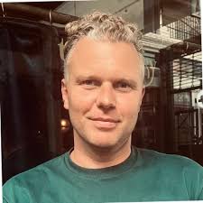 Big, big shoes… We're excited to announce a few changes in our fantastic  leadership team at Bastion Shine. 20 years after co-founding Shine, Simon  Curran is heading to the US to pursue