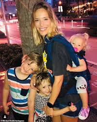 We did not find results for: Du Bist Unser Held Michael Buble Feiert Frau Luisana Lopilato S 33rd Birthday Aktuelle Boulevard Nachrichten Und Fotogalerien Zu Stars Sternchen