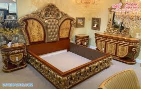 Our bedroom centerpieces are true works of art created by leading european and international designers and handmade by italian master craftsmen. Grand Luxury King Size Bedroom Sets Mandap Exporters