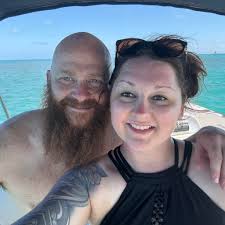 What could be causing a banging noise in the right front suspension of a  Polaris Pro R?