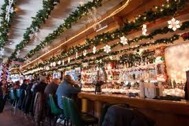 10 Chicago Bars Decorated For The Holiday Season Bar Decor Christmas Interiors Chicago Christmas