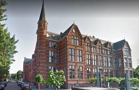 Deze locatie in de frederik hendrikbuurt. Wauw Dit Appartement In De Oude Rechtenfaculteit Van Leiden Staat Nu Te Koop Indebuurt Leiden