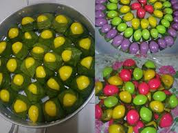 Kocok 6 butir telur, 225 gr gula, 1/2 sdt vanilli bubuk, 1/2 sdt garam halus, 1 sdt emulsifer sampai kaku. Resepi Kuih Koci Kelantan Gemok Gemok Yang Menyelerakan Daridapur Com
