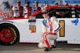 Ryan several teams passed inspection after qualifying had already started and were able to record a time levine racing's michael mcdowell elected to sit out after blowing an engine during final practice friday. Nascar Kansas Speedway 2017 Qualifying Results Ryan Blaney Wins 1st Career Pole Sbnation Com