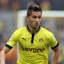 Support your football club with official bvb fanwear. Moritz Leitner Verlangert In Dortmund Und Geht Nach Stuttgart Fussball