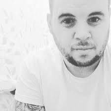 Aaron Edgington (@AzaEdgington)