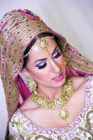 Indian Bride Indian Wedding Punjabi Wedding Pink Wedding Wedding Makeup Pink And Green Wedding Ind Pakistani Bridal Makeup Bridal Makeup Pakistani Bridal