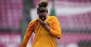 Efter kanadas 1:0 vinst över usa tack vare en tveksam straff och ytterligare en mycket dålig prestation av världsmästarna vann svenskorna likaså med 1:0. J6wtztf78iiggm