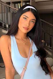 Pin By Zannalee On Cheveux Gorgeous Women Women Girl Girl