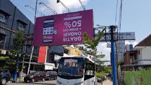 Versi asli lagu hallelujah yang dibawakan mendiang leonard cohen menempati peringkat 100 besar dalam tangga lagu billboard untuk pertama kalinya, sepekan setelah kematian sang penyanyi. Lazada Pasang Billboard Iklan Terbalik Warganet Bingung Tekno Liputan6 Com