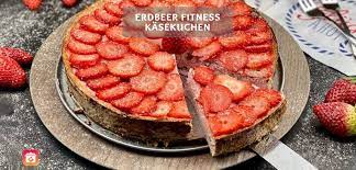 Saftige fingerfood tartelettes mit avocado, gurke und krabbenstäbchen. Erdbeer Fitness Kasekuchen Gesunder Erdbeer Skyrkuchen