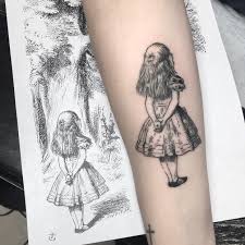 Последние твиты от john and alice (@_johnandalice). Had A Wonderful Time Replicating This Illustration By John Tenniel From Alice S Adventures In Wonderland Instagram Justxdust Tattoo