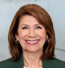 Gina Mcleod's Instagram, Twitter & Facebook