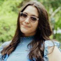 Olivia Pipia's Instagram, Twitter & Facebook