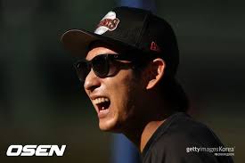 Lee Jung-hoo drives victory with home run and three hits in comeback win  for Giants