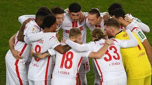 Freie kommerzielle nutzung keine namensnennung bilder in höchster qualität. Koln Vs Gladbach Eigene Fans Als Spacken Bezeichnet Fc Entschuldigt Sich Fur Bus Video Goal Com