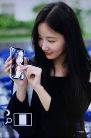 Maybe you would like to learn more about one of these? Caren On Twitter Momoland S Yeonwoo Really Has Seolhyun As Her Wallpaper And Proud Of It An Intellectual Aoa Seolhyun Momoland Yeonwoo Https T Co Nihxqxly06
