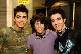 The younger jonas brother also went on a date with selena gomez, and it didn't go so well. Jonas Brothers Through The Years Pictures Popsugar Celebrity